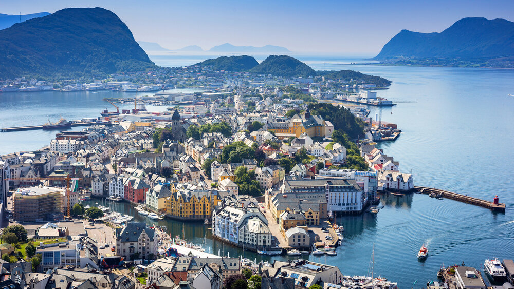 6 Nights in Norway’s Majestic Fjords & Mountain Landscapes