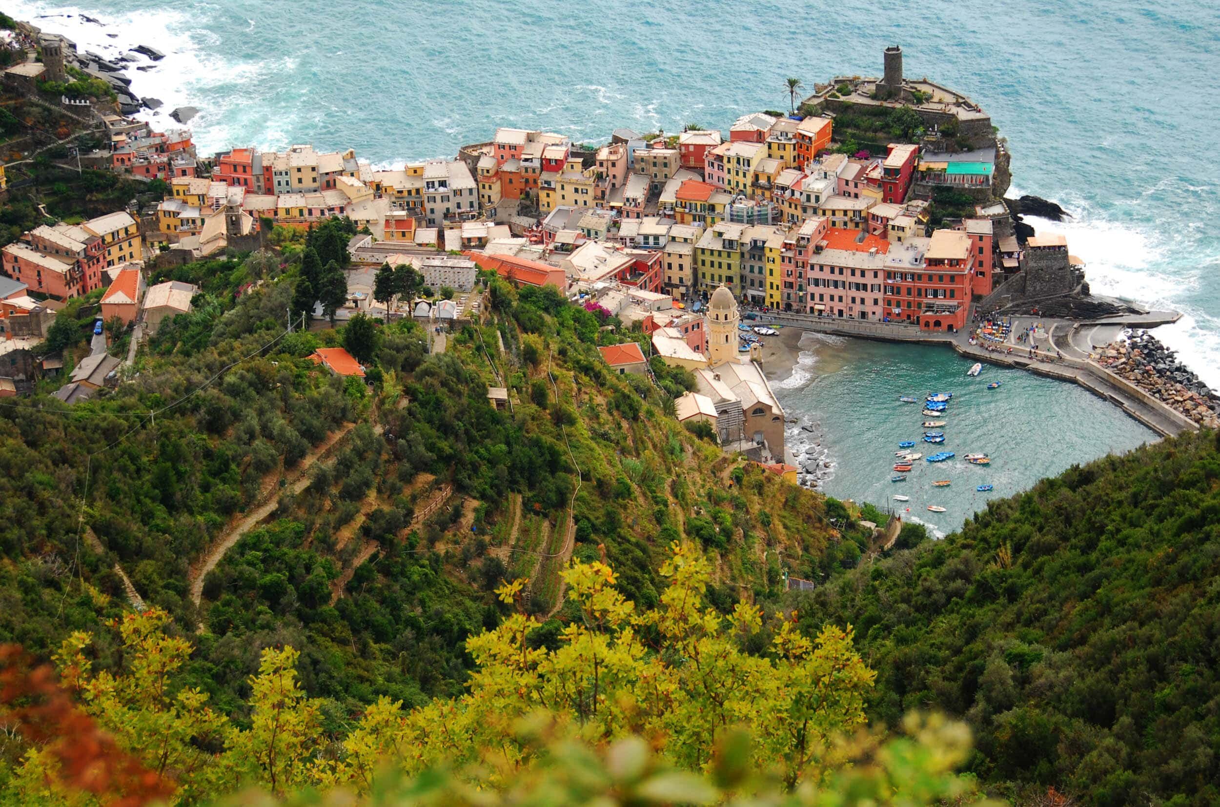 Cinque Terre Hiking & Genoa Discovery : 6-Night Journey